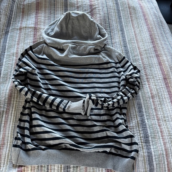 Men’s Flag & Anthem Pullover - Picture 5 of 5